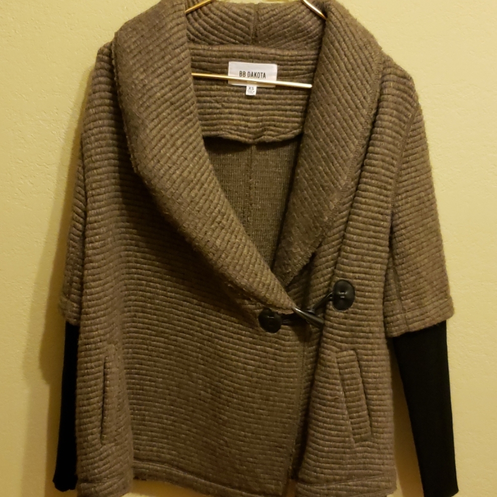 BB Dakota grey clasp front jacket.